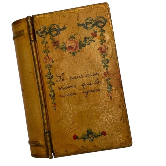 RARE CARLIN COMFORTS “MADE IN FRANCE FOR CARLIN COMFORTS” METAL BOOK - Picture 1 of 15